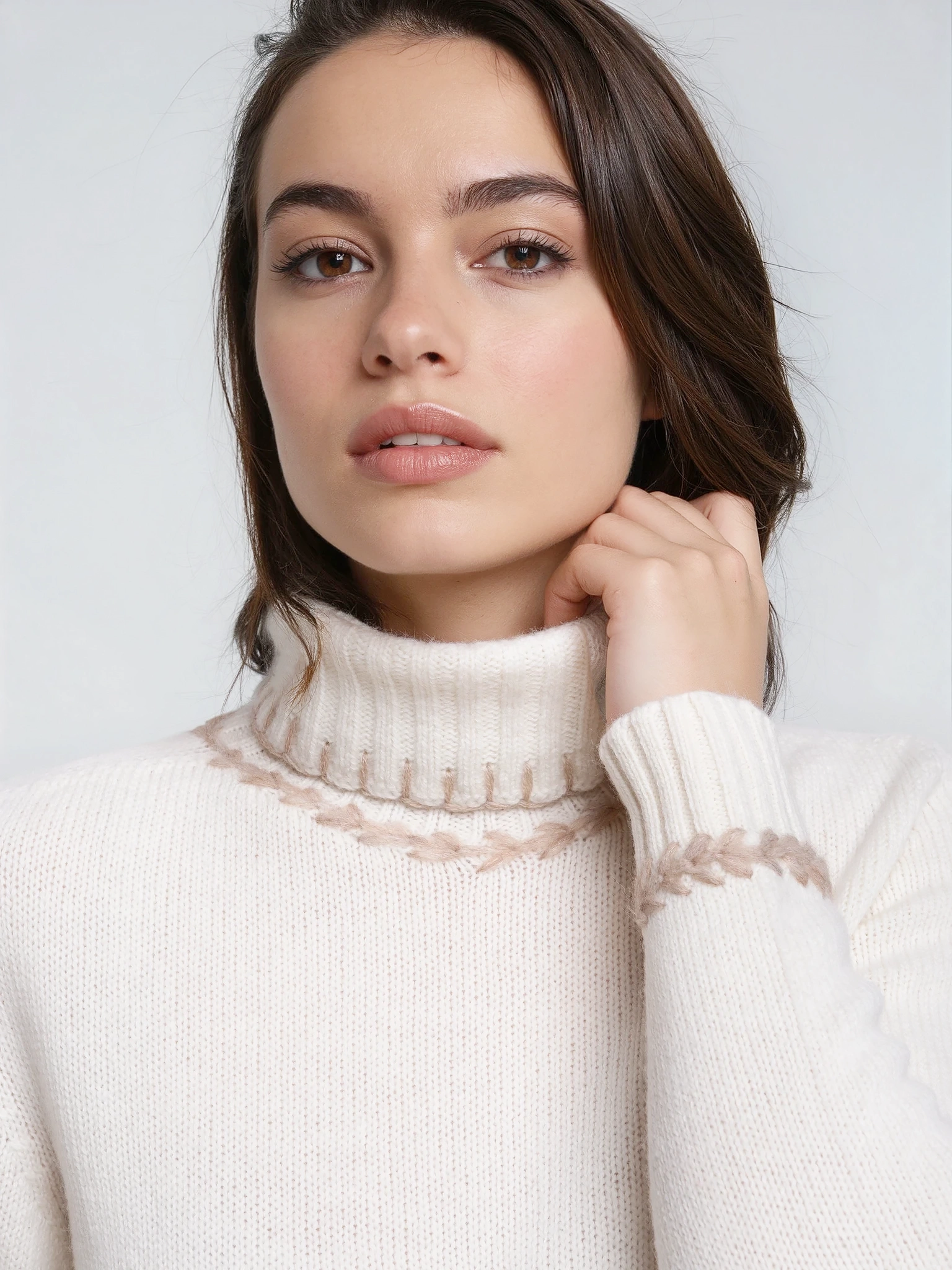 AGLAIA - Collo Alto Ricamo Misto Cashmere 3 AGLAIA - Collo Alto Ricamo Misto Cashmere – Bild 3